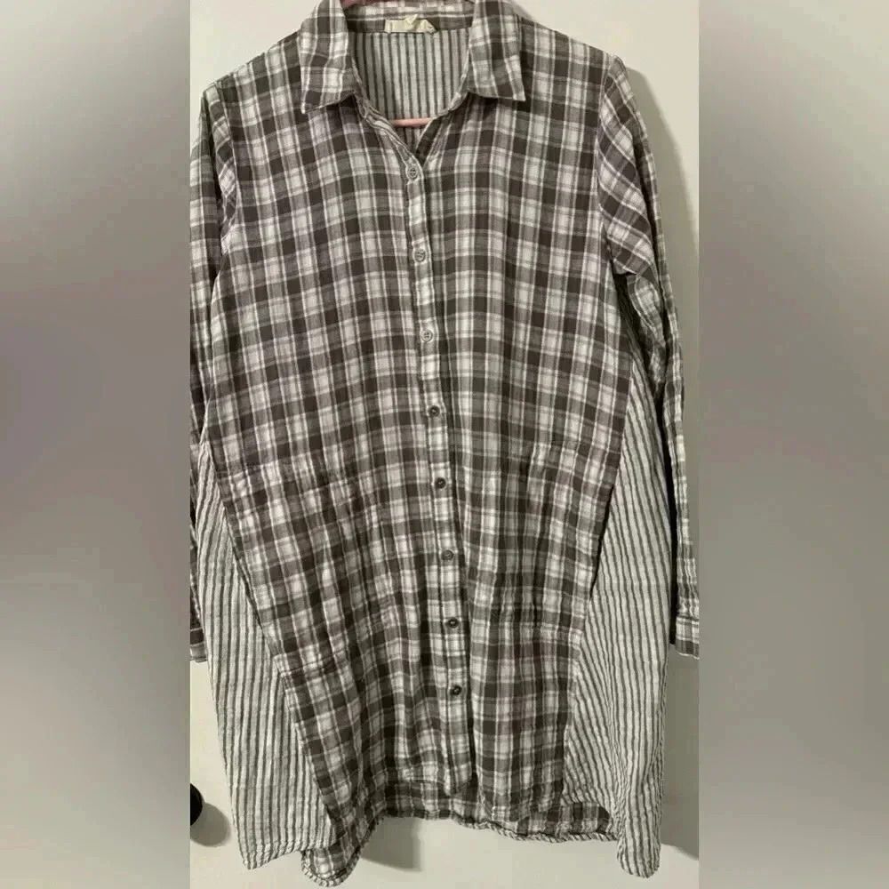 Mystree Plaid Tunic Top | Tan & Gray | Size Medium | Soft & Cozy Fit